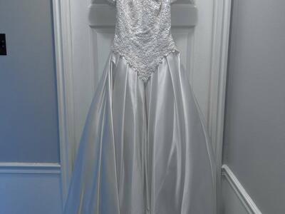 Wedding Dress size 10 BNWT $100