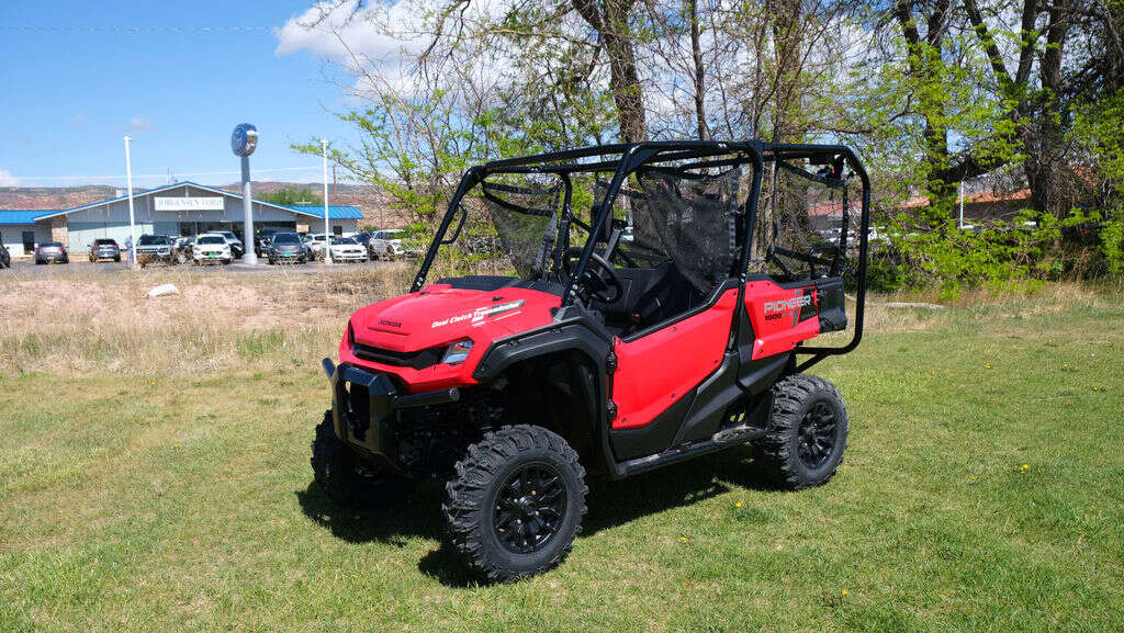 2024 Honda Pioneer 1000-5 Deluxe