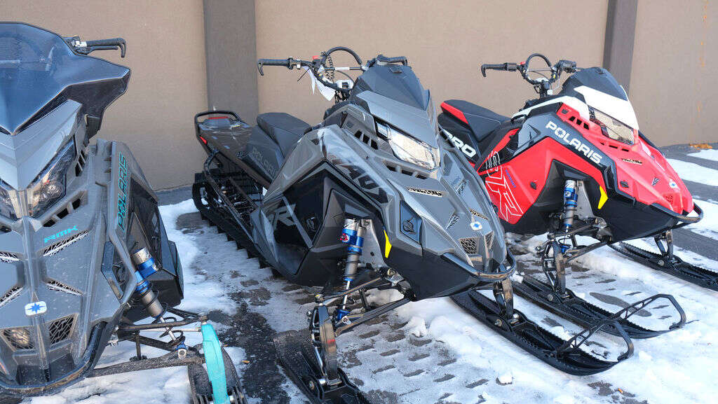 2025 Polaris RMK KHAOS 155 9R Shadow Gray Gloss Bl