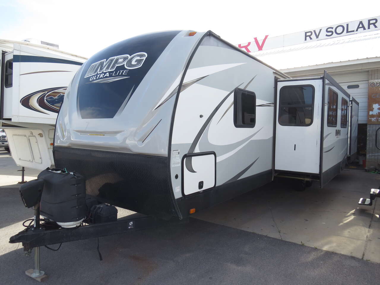 2019 MPG 3100 (BUNK ROOM!) 2 Slides! KING BED!