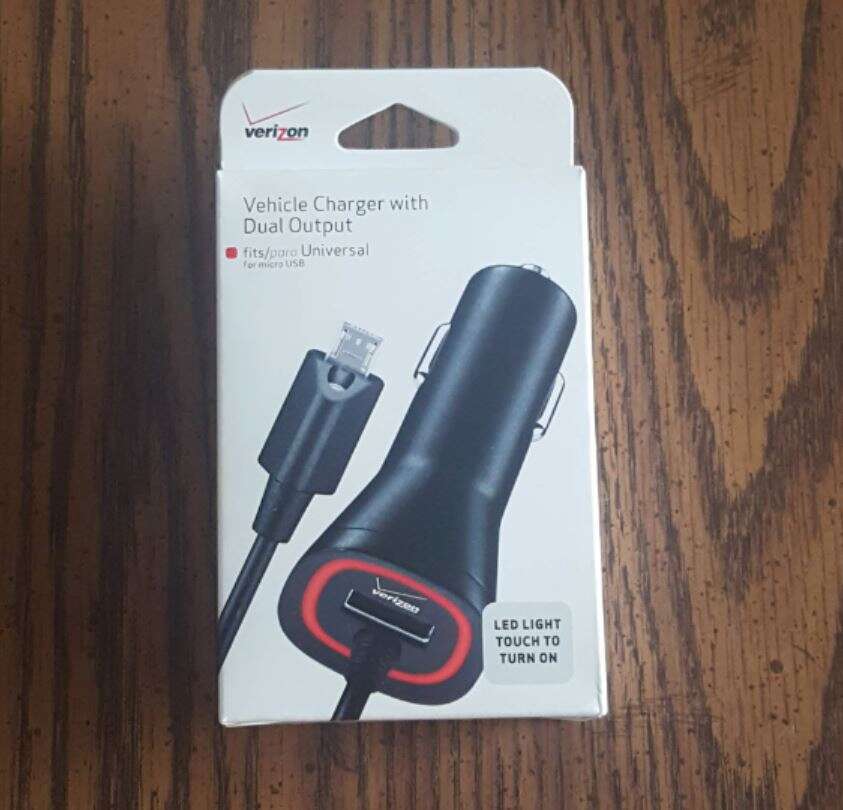 Verizon Vehicle Charger with Dual Output