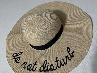 Women’s Beach hat do not disturb 17”