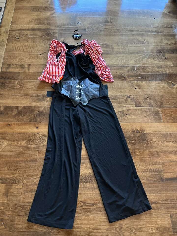 Black Size Adult Small Pirate Costume