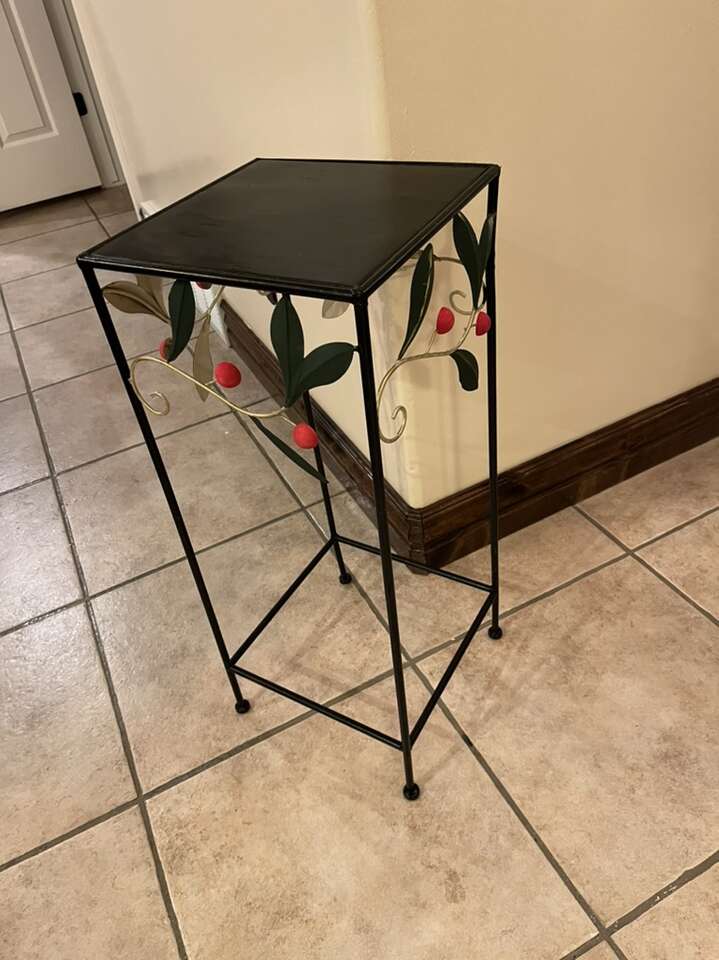 Cute Holiday End Table Or Plant Stand