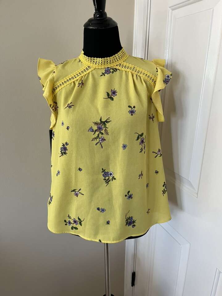 Savvy Brand Yellow Floral Top S