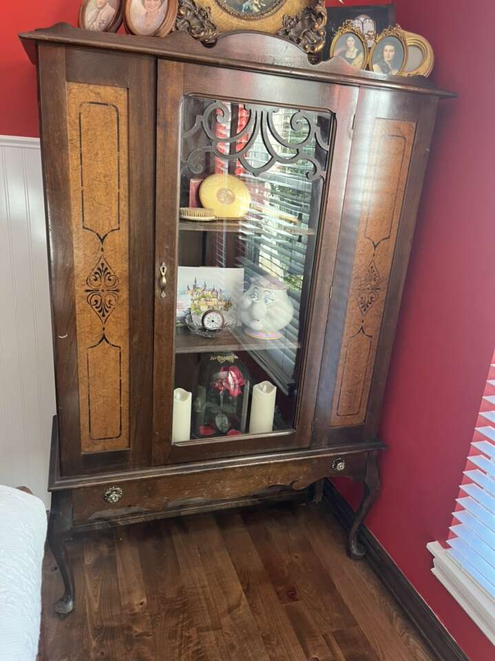 Beauitful Carved European Style Cabinet!