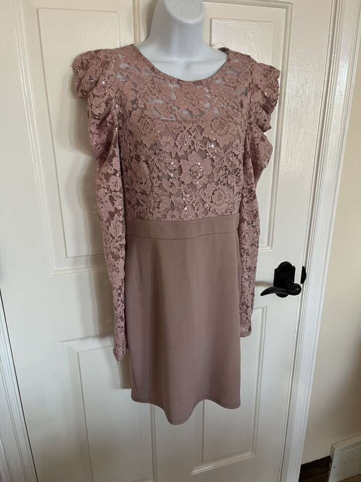 La Scala Brand NWT Sequin Lace Puff S