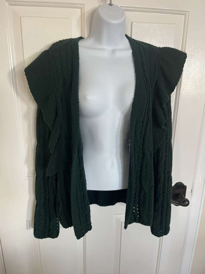 Universal Thread Co. Size Large Cardigan Green