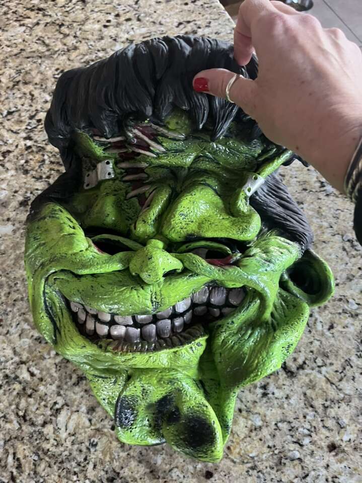 Mask adult sized marvel the Incredible Hulk