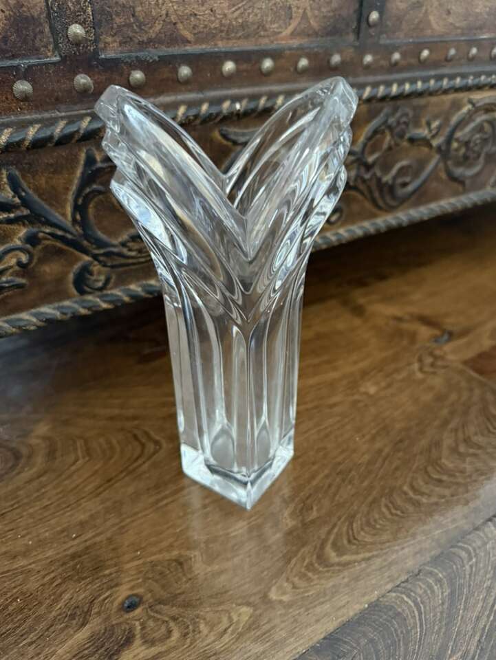 Mikasa Heavy Crystal Vase 8 Tall