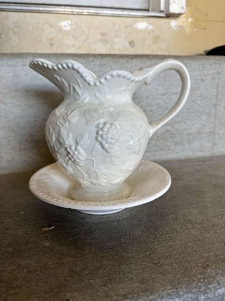 Ceramic Grapevine Design Pitcher & Bowl Set