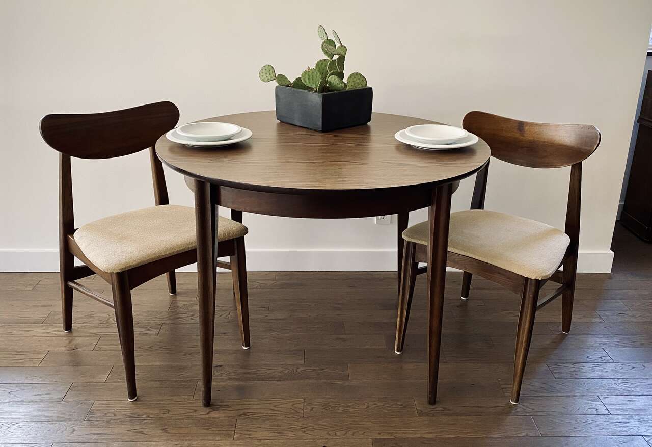 Vintage Dining Table w 3 Leafs and 4 … Furniture