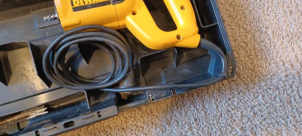 Image of DeWalt D25501 at Lowe's website