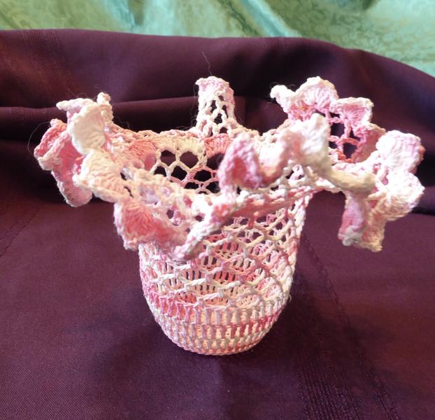 Unique Antique Crochet Thread Pink Scalloped Edge Doily Vase