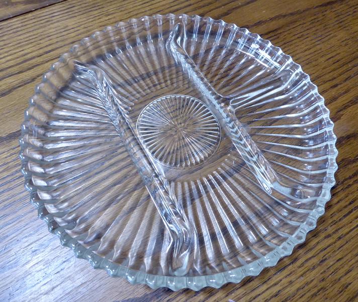 Vintage Clear 10 Inch Glass Crystal Relish Plate Dish W/ Four Different Sections GREAT FOR THANKSGIVING OR CHRISTMAS DINNER