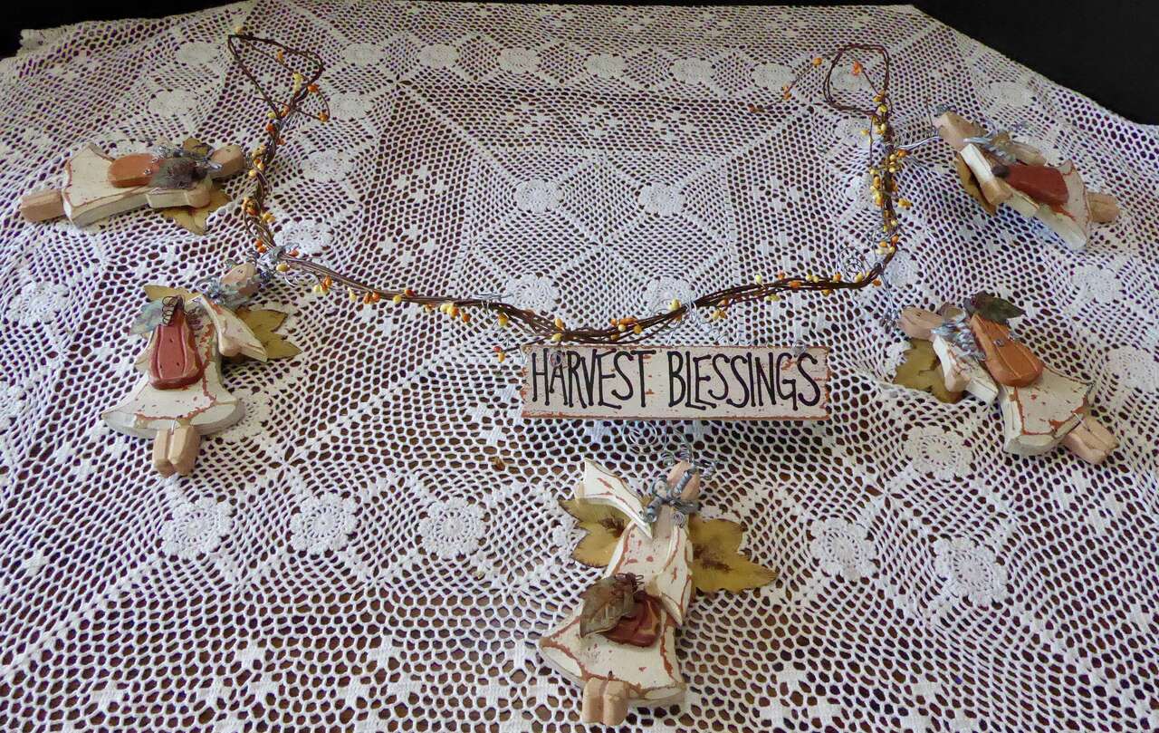 Harvest Blessing Garland Wall Hanging With Five (5) Fall / Thanksgiving Wooden Angels