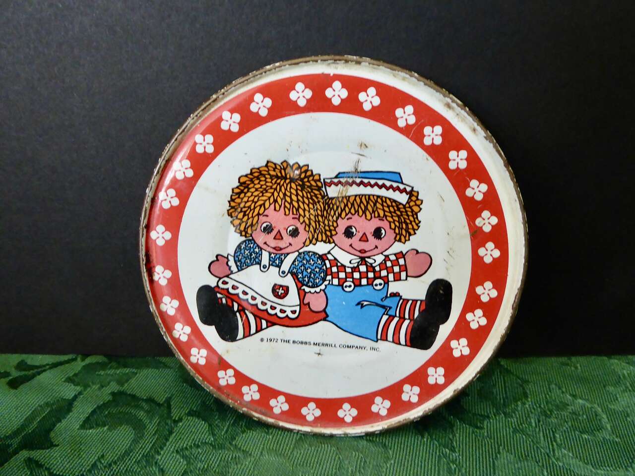 Vintage Rusty Collectible Raggedy Ann And Andy 4 Inch Tin Plate -1972- The Bobbs Merrill Company, INC