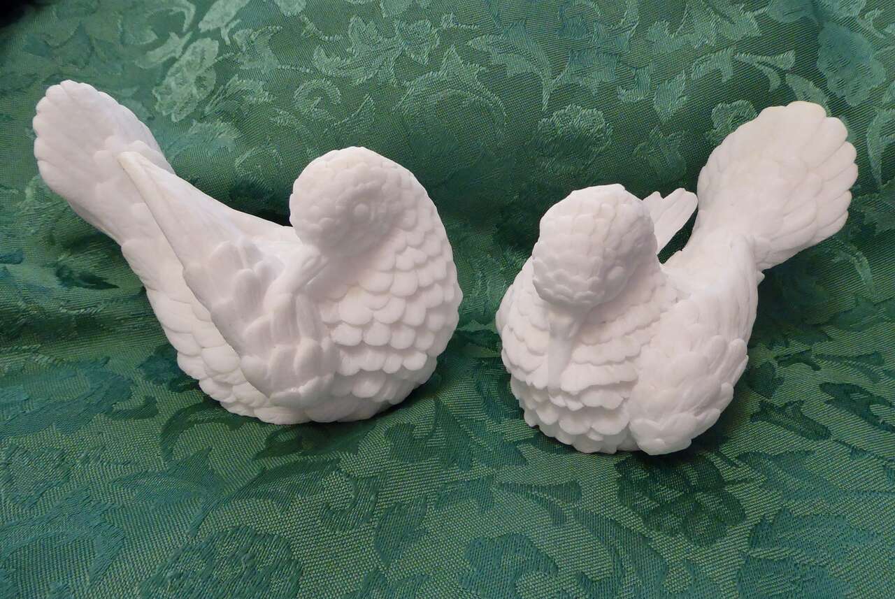 Set Of Two Collectible Very Beautiful White Alabaster Love Doves / Birds