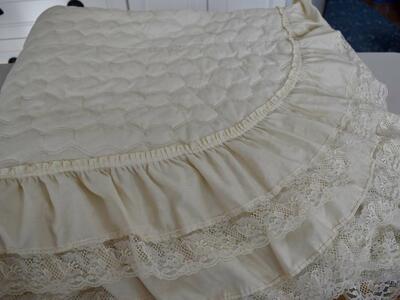 Vintage Queen Size Cream Colored Quilted Cotton Victorian FarmStyle Ruffles/ Lace Bedspread W/ Sham USA