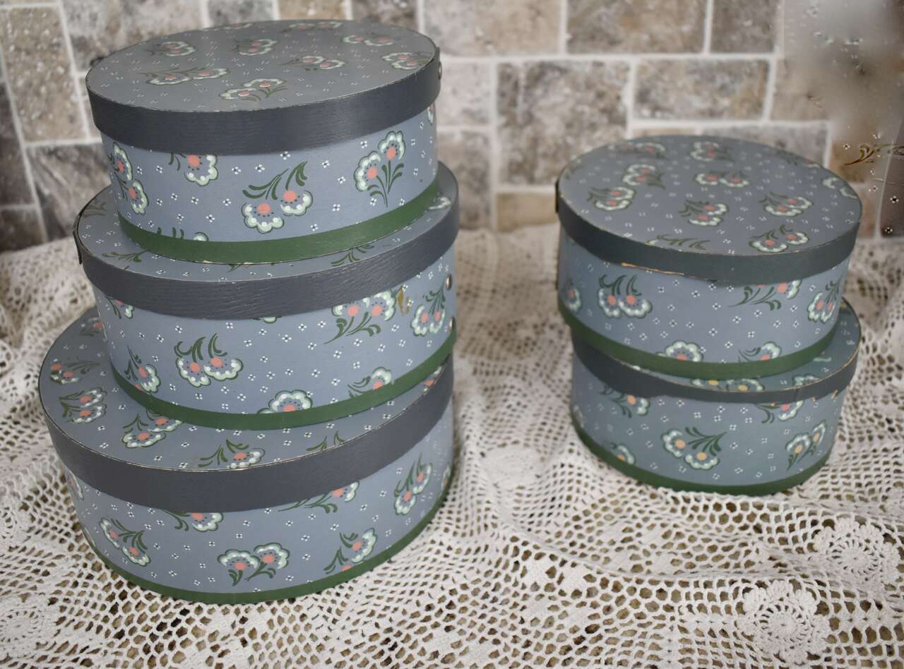 Set Of 3 Vintage Hand Painted - 1985 Round Wooden Band Boxes With Lids Plus 2 Extras Are Included