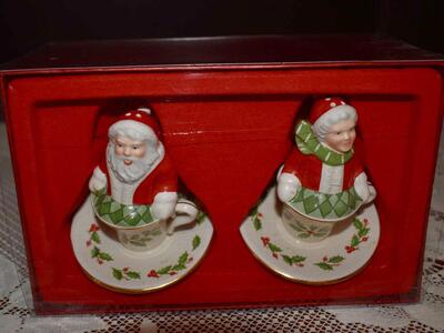 BEAUTIFUL LENOX Mr. And Mrs. SANTA CLAUS SITTING IN A TEA CUP AND PLATE - SET OF SALT AND PEPPER SHAKERS -LIKE NEW CONDITION