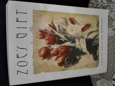 ZOE’S GIFT BY Leslie Beaton Hedley - 1995 Paperback