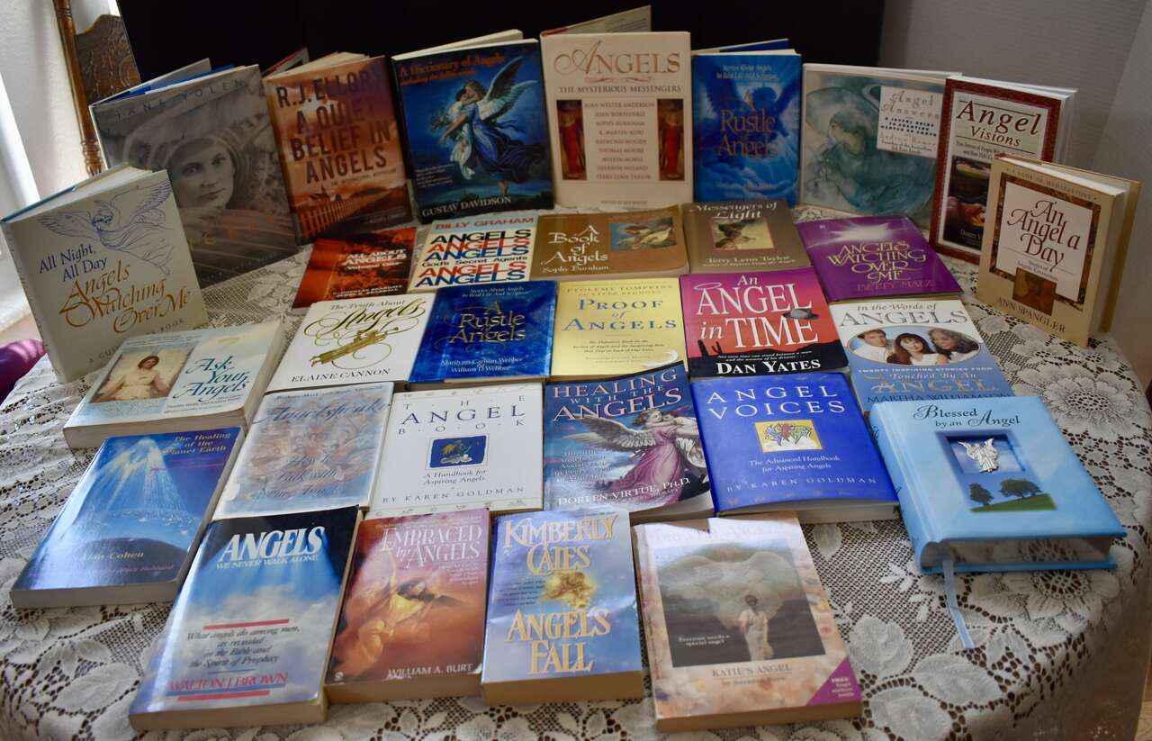 Several Really Great Angel Books- Great Stories / Information How They Are There For Us - Great To Read Year Round / Christmas