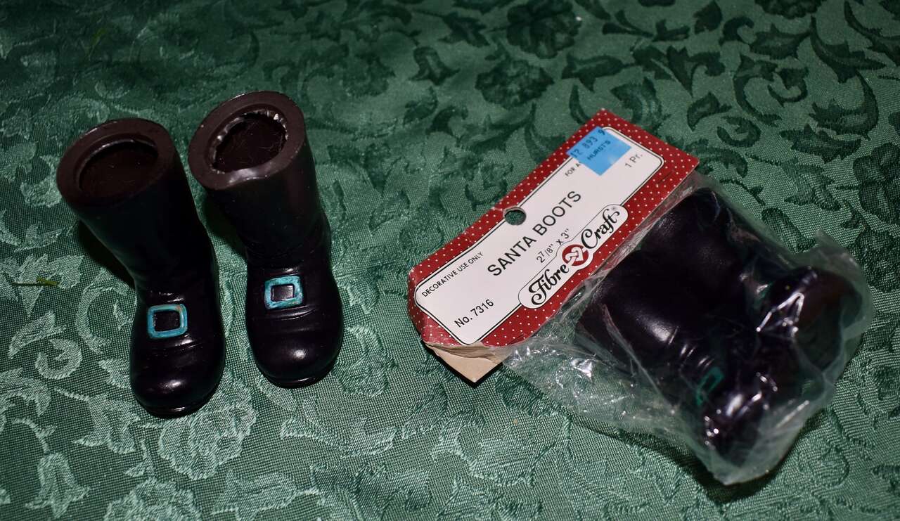 THREE Separate Black Plastic 3 In AND 2 1/4 In Tall Santa Claus Doll Boots For Santa At Christmas Time
