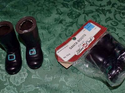 THREE Separate Black Plastic 3 In AND 2 1/4 In Tall Santa Claus Doll Boots For Santa At Christmas Time