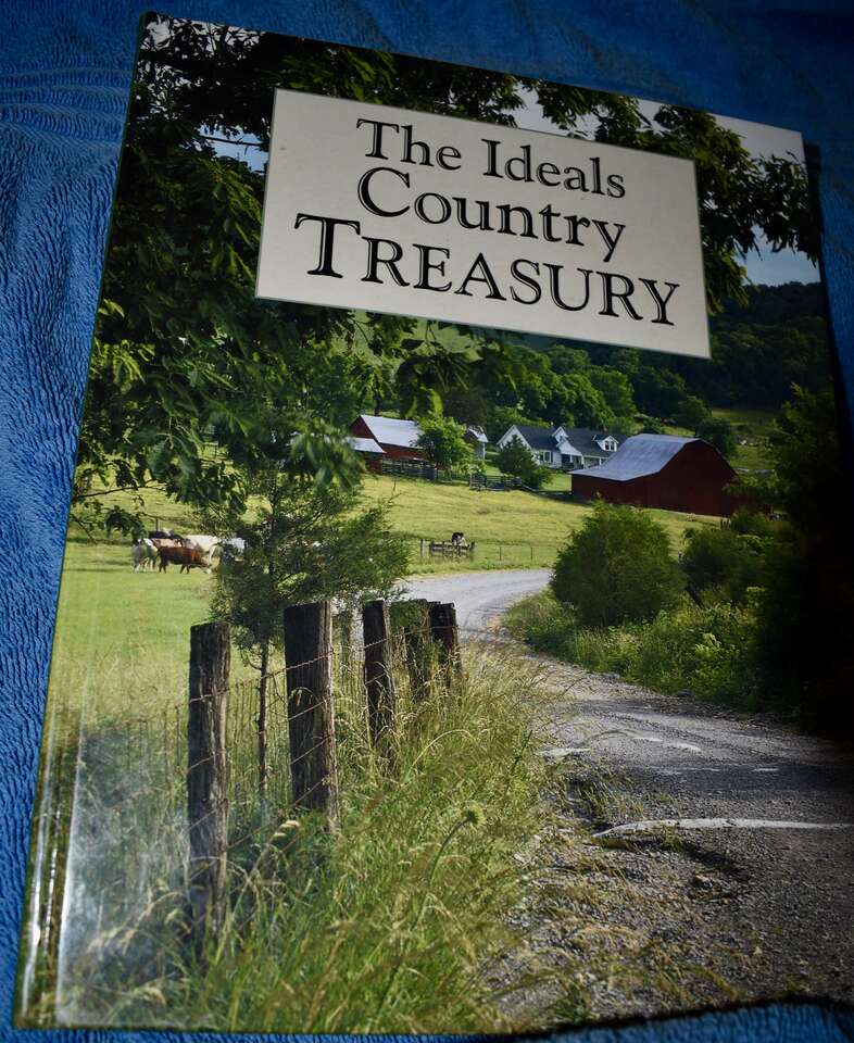 THE IDEALS COUNTRY TREASURY -1999 1st Edition Hardback- Filled With Photos, Stories, Poems, Information