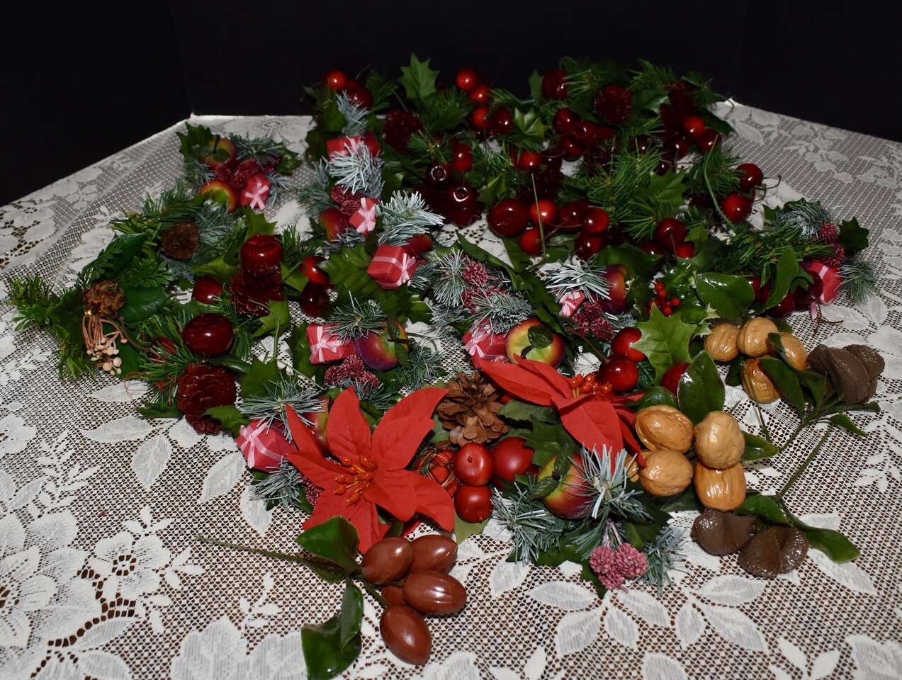 40 Different Vintage Christmas Greenery Pics For Christmas Decor For Trees, Wreaths, Tables, Gifts And More