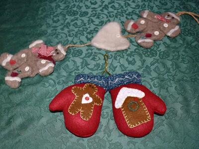 Two Really Cute Fabric Christmas Decor Mitten / Gloves And A Gingerbread Wall Decor With A Heart