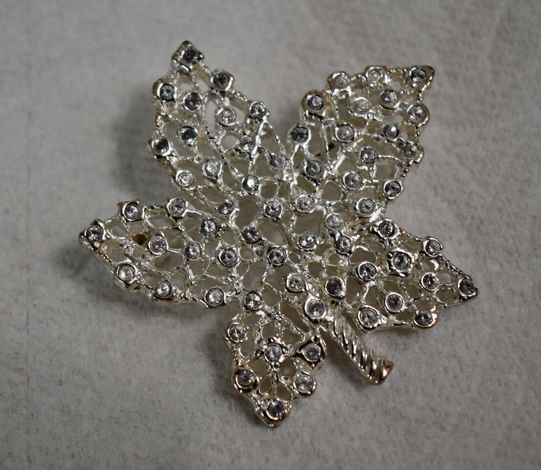 Beautiful Vintage Silver Toned Metal With Faux Diamonds Leaf Brooch / Pin