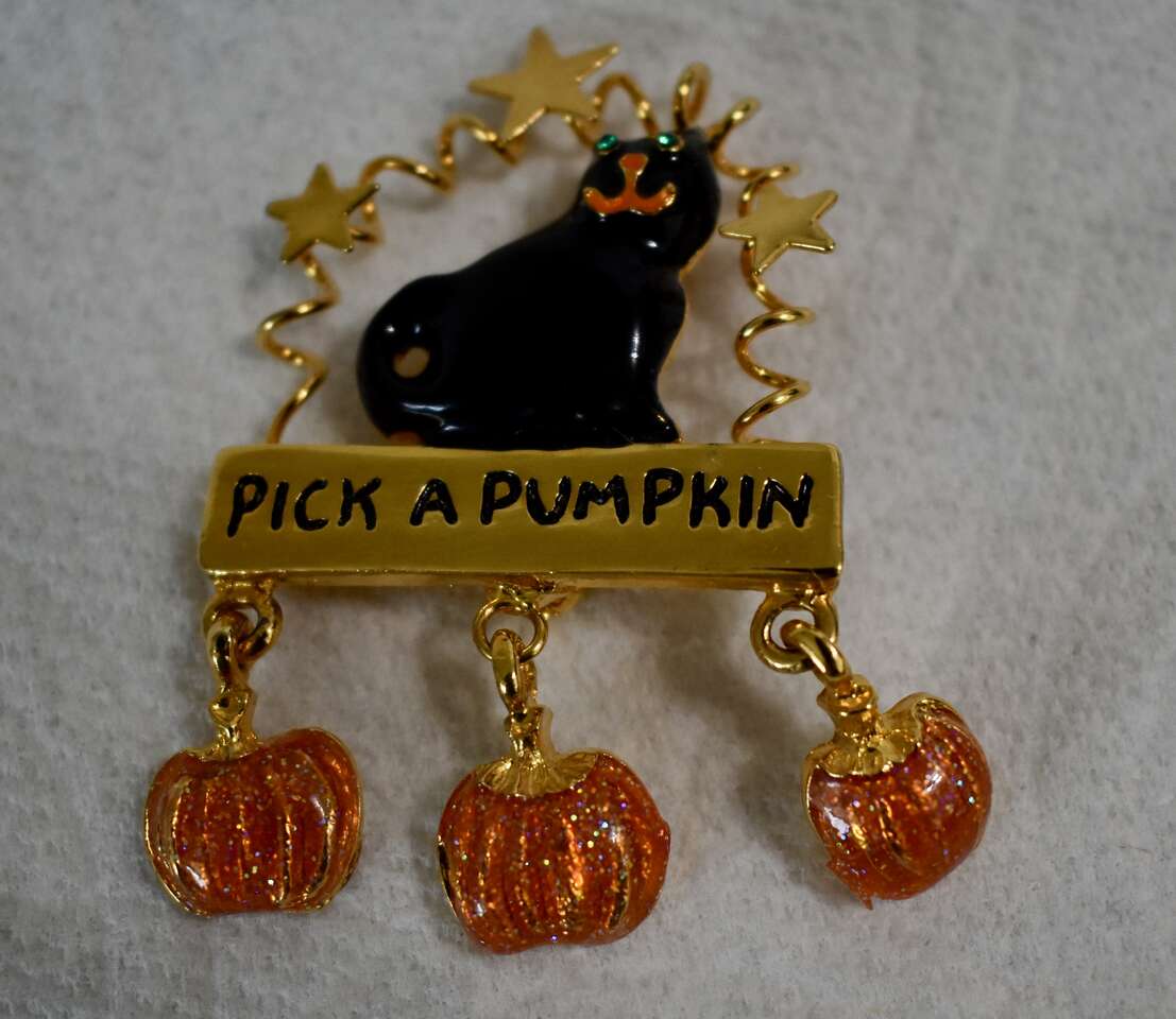 Vintage Pick A Pumpkin Halloween Brooch / Pin With A Black Cat, Pumpkins and Stars