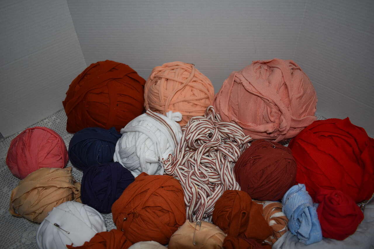 Several Assorted Large / Small Balls Of Pre - Cut Knit Fabric For Making Braided Or Crochet Rag Rugs / Crafts