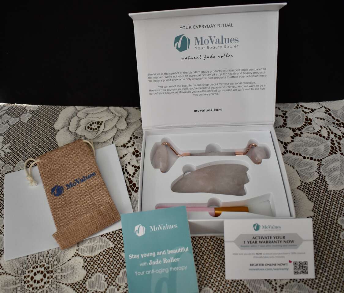 3 Piece Boxed Anti Aging Therapy Set Your Everyday Face / Neck  Ritual MoValues Natural Jade Roller And More With Instructions