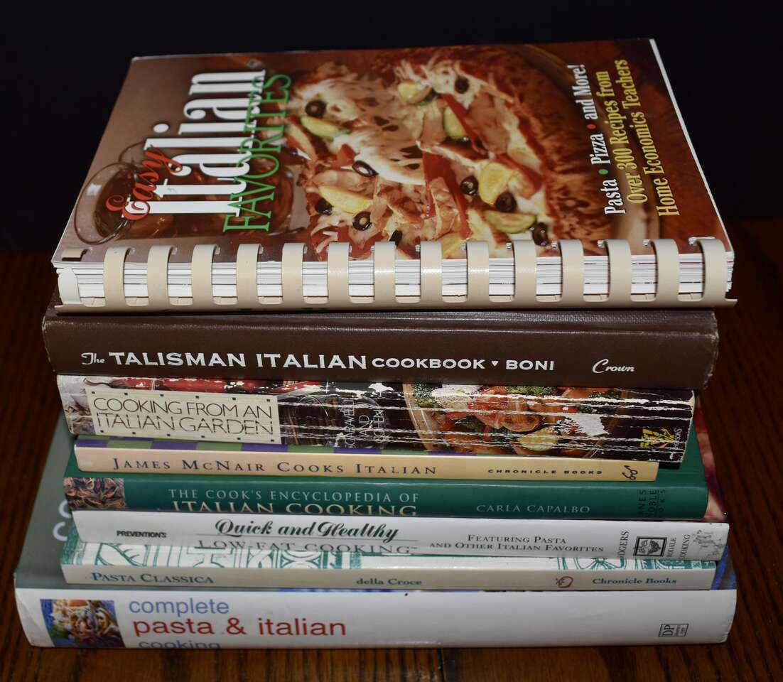 A LOT OF 8 ASSORTED REALLY GREAT ITALIAN COOKBOOKS- Only $5.00 For All 8 Cookbooks!