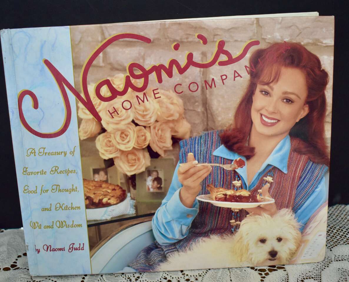 NAOMIS HOME COMPANION- TREASURY OF FAVORITE RECIPES, FOOD FOR THOUGHT AND KITCHEN WIT AND WISDOM BY NAOMI JUDD