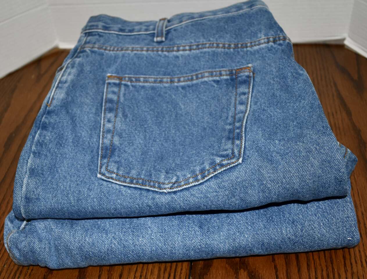 A Set Of Two KIRKLAND BRAND LEVIS Size 38 X 34 In Very Nice Gently Used Condition With No Holes.