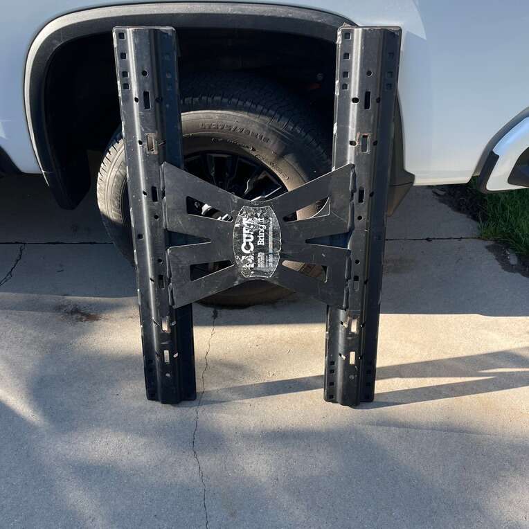 Curt 20,000 Pound 5th Wheel Hitch