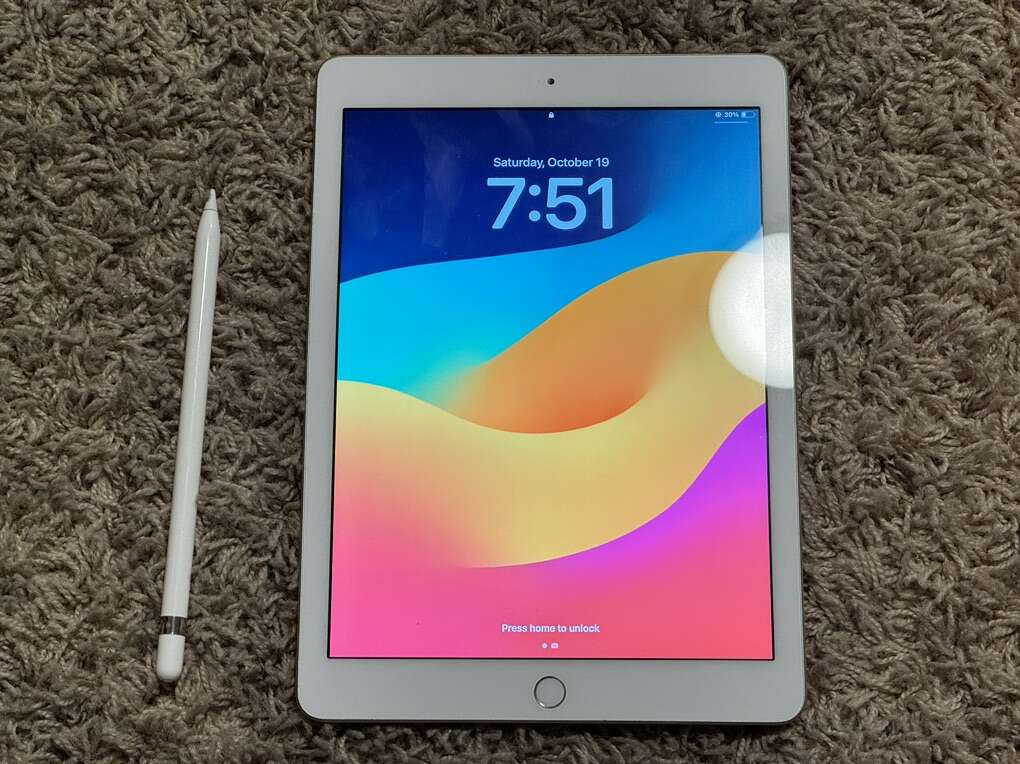 iPad 6th gen 32gb + Pencil