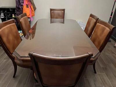 Luxury Table with Table Extenders