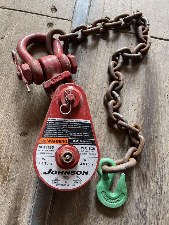 New Snatch Block And Chain.