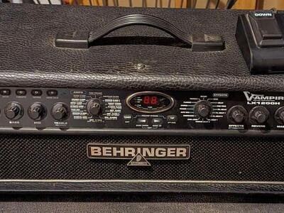 Behringer Vampire LX1200H Solid State Guitar Amp