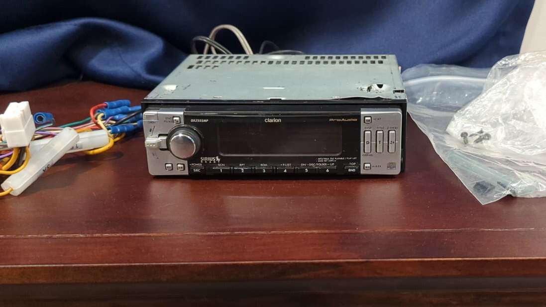Clarion DXZ555MP Car CD Player