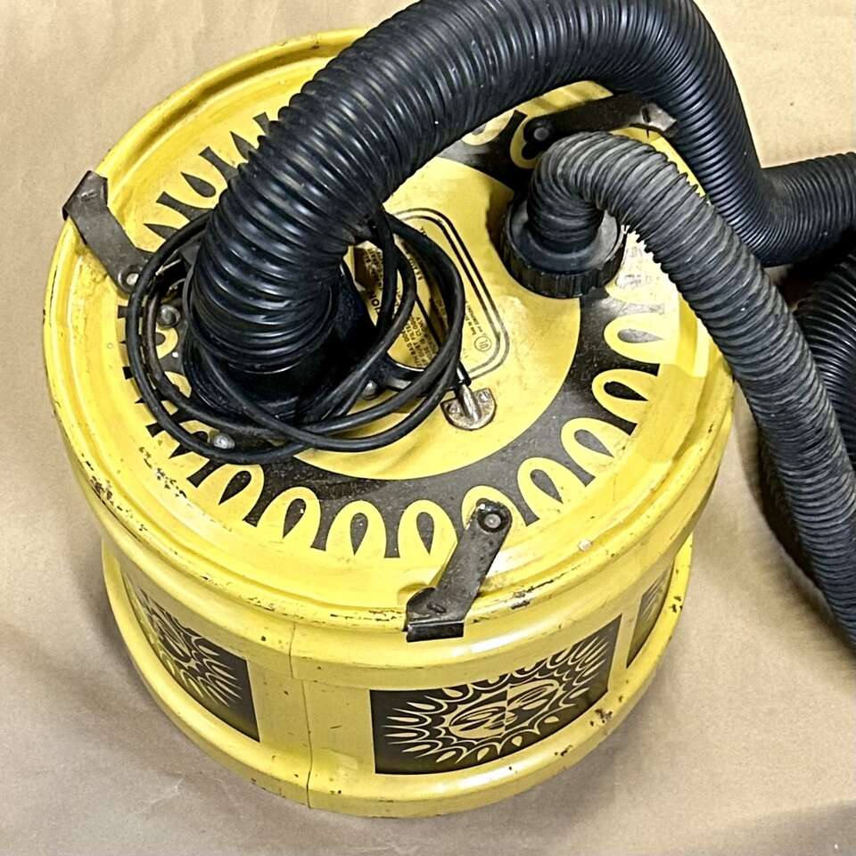 Vintage Sears and Roebuck Shop Vac