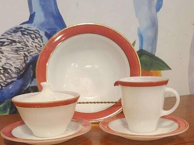 Vintage White Coral and Gold rimmed Pyrex dish set
