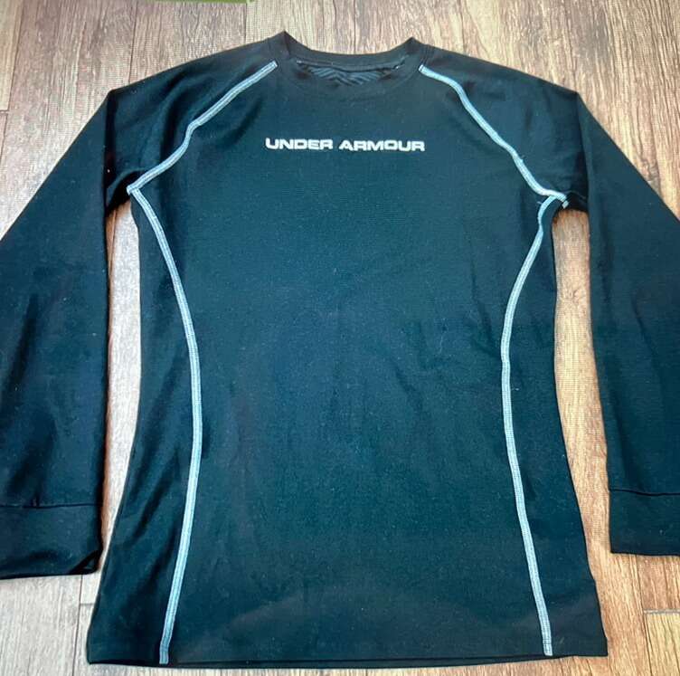 Under armour Youth Large Black Baselayer Shirt