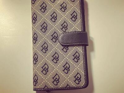 Dooney & Bourke large wallet