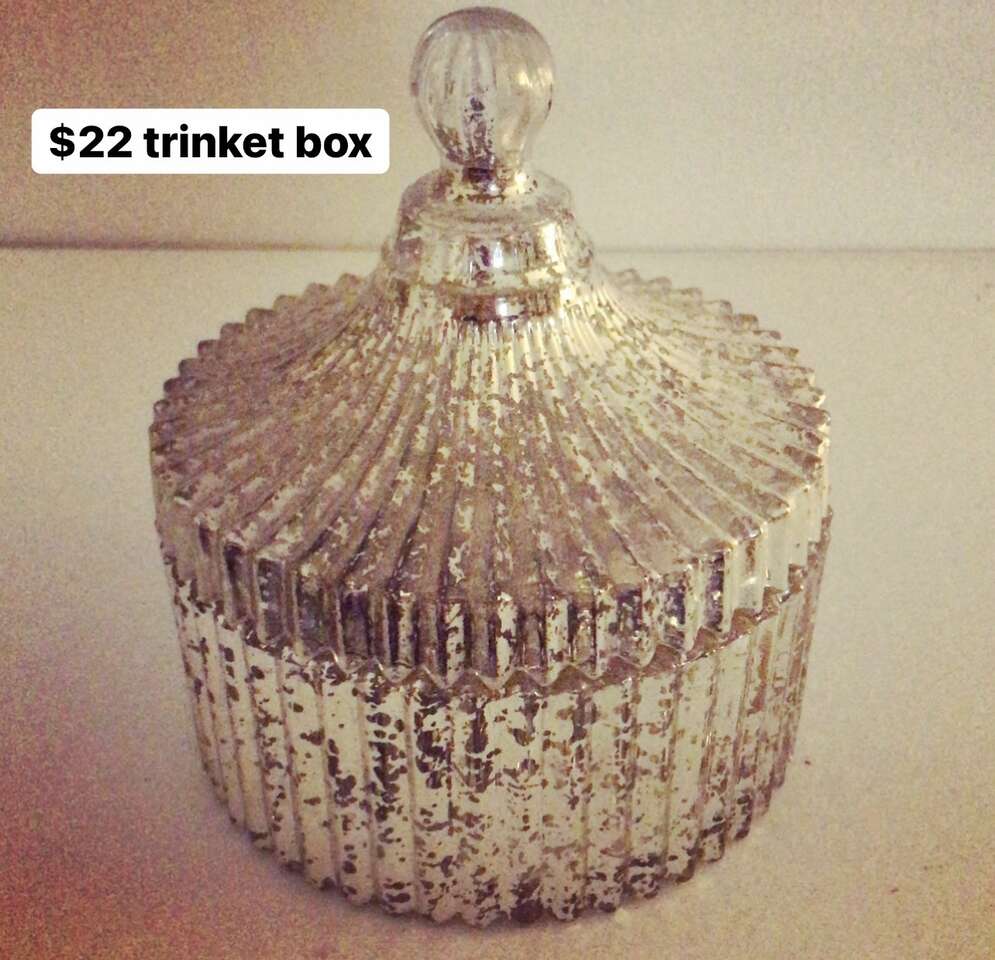 Elegant trinket box for your vanity